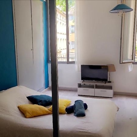 Charmant Studio Avec Mezzanine Apartment Aix-en-Provence Luaran gambar